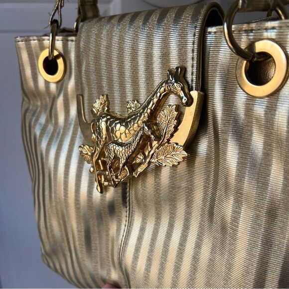 NEW Striped Gold Purse with Large Giraffe at Closure - Picture 3 of 5